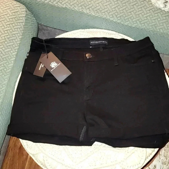Rock and Republic Black Distressed Shorts NWT - Picture 1 of 6
